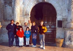 1987-12-28-Alamo-Hildebrands-Wieczoreks.jpg
